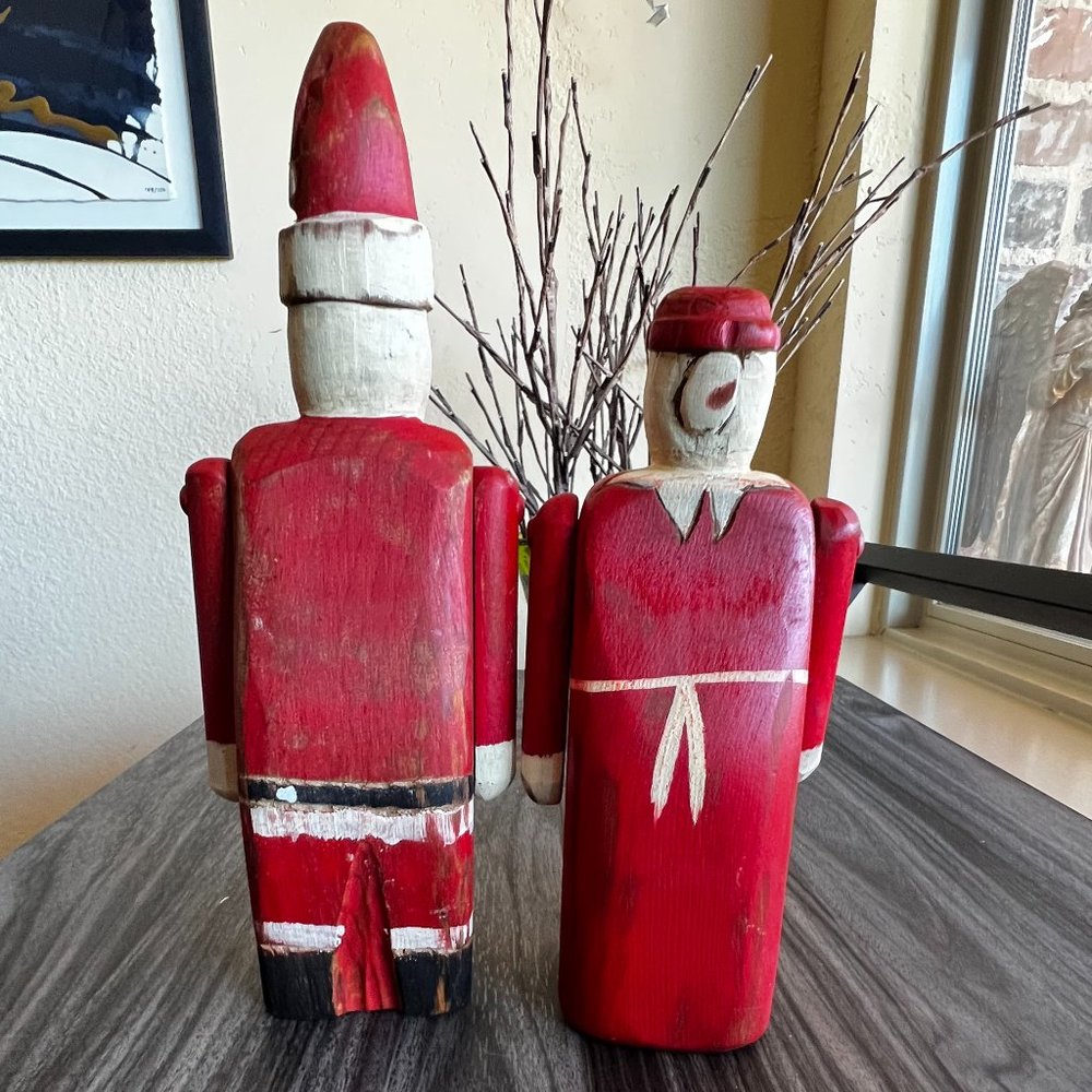 Wolf Creek  Folk Art Santa & Mrs Claus Figure Hand Carved & Painted Wood - Picture 11 of 15